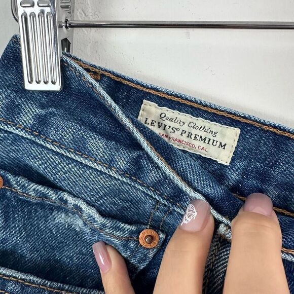 Levi’s Wedgie Distressed High Rise Denim Shorts Size 30 - Picture 9 of 12